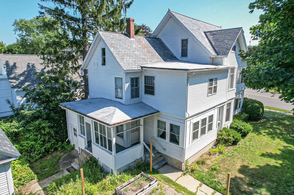 2288 Elm Street Manchester NH 03104