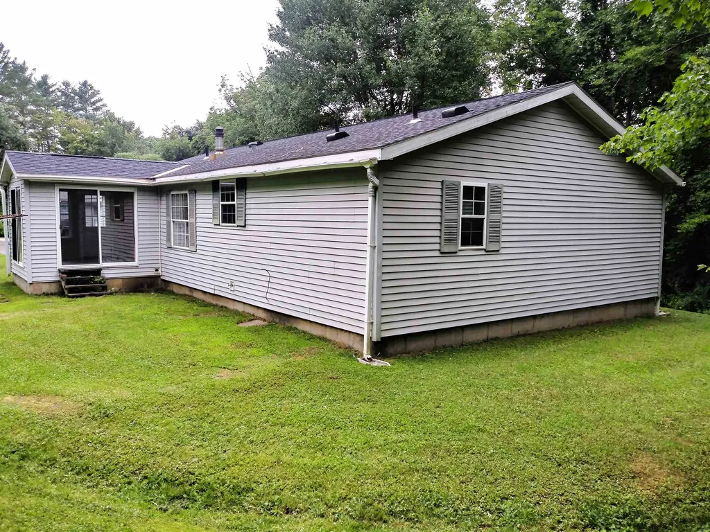 10 Webster Avenue Claremont NH 03743