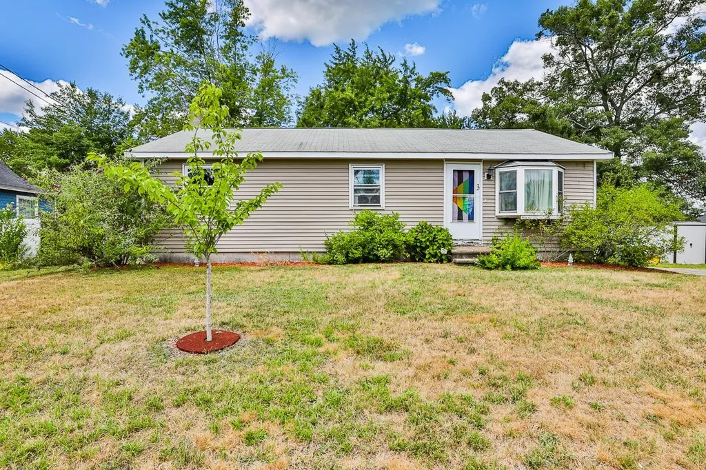 3 Robert Drive Nashua NH 03063