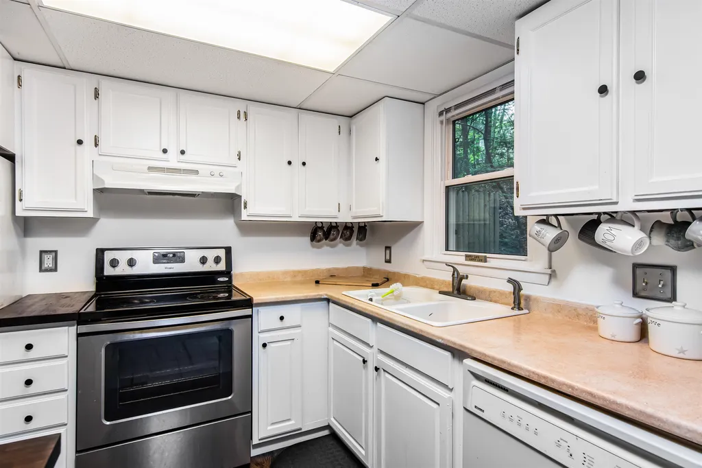 86 Pinecrest Drive Essex Junction VT 05452