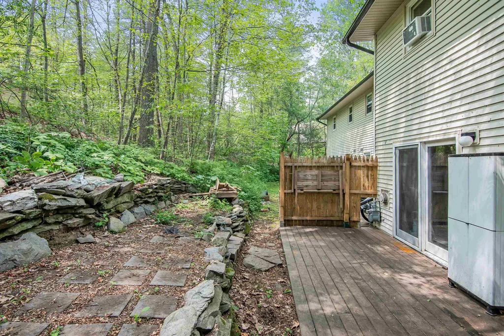 86 Pinecrest Drive Essex Junction VT 05452