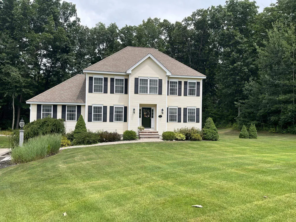 6 Clarke Farm Road Windham NH 03087