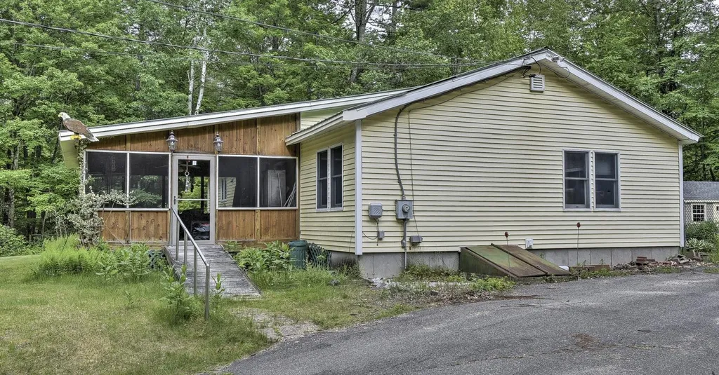 10 Burt Hill Road Winchester NH 03470