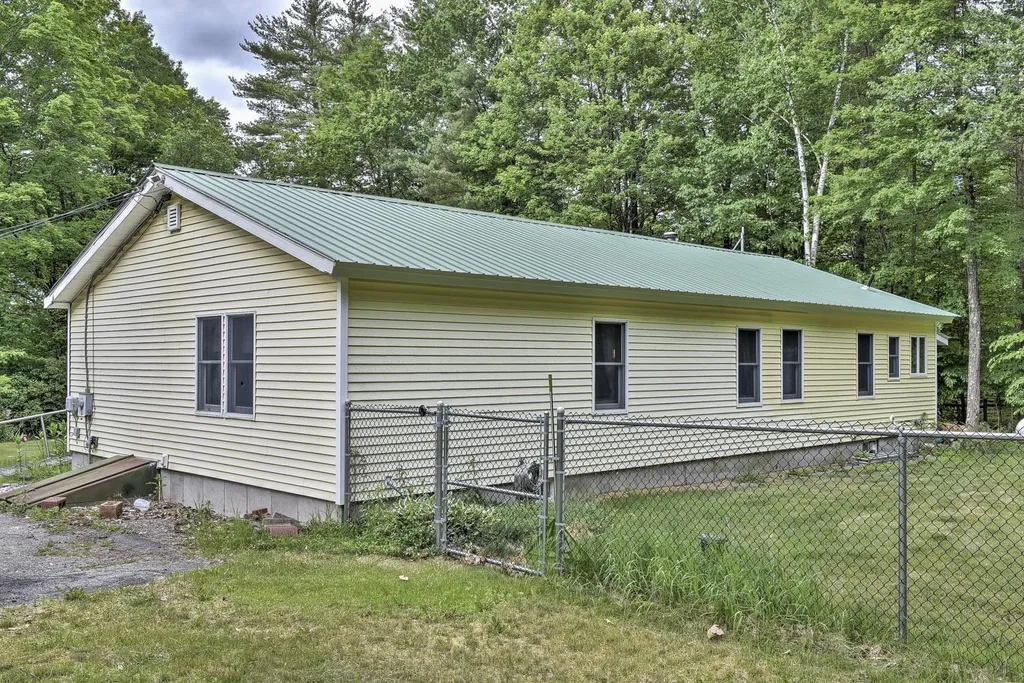 10 Burt Hill Road Winchester NH 03470