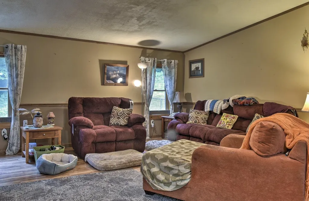 10 Burt Hill Road Winchester NH 03470