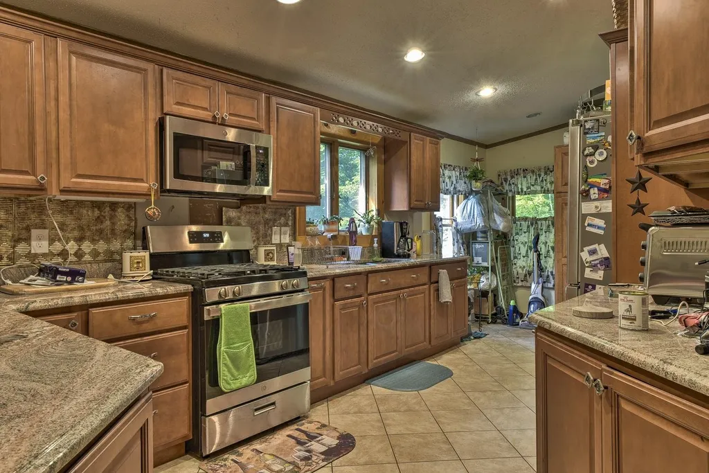 10 Burt Hill Road Winchester NH 03470