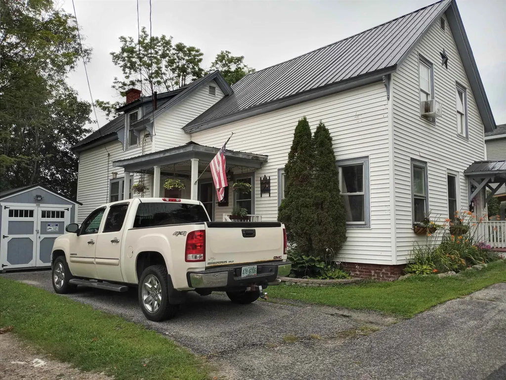 56 Summer Street Newport NH 03773