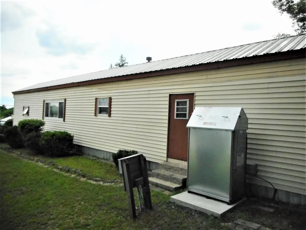 290 Calef Highway Epping NH 03042