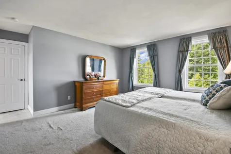 16 Manter Mill Road Londonderry NH 03053
