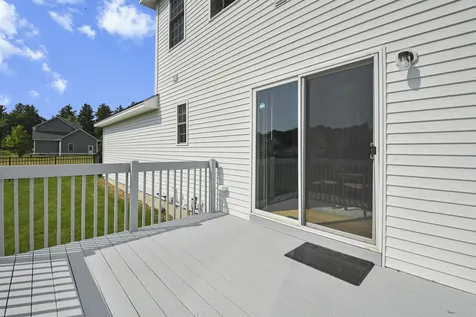 16 Manter Mill Road Londonderry NH 03053
