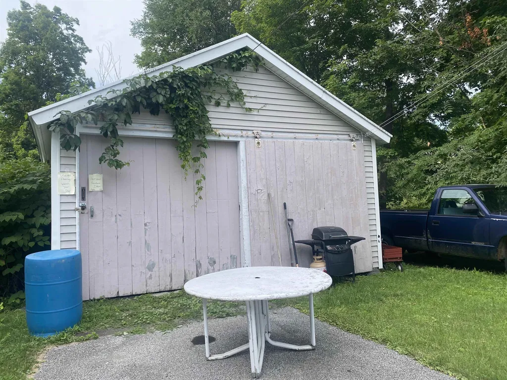 41 Furnace Street Poultney VT 05764