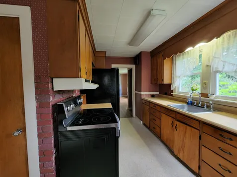 90 Davis Road Springfield VT 05156