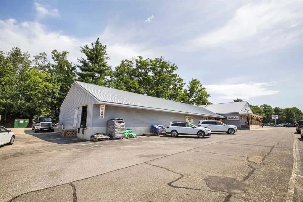 1380-1382 1st Nh Turnpike Northwood NH 03261