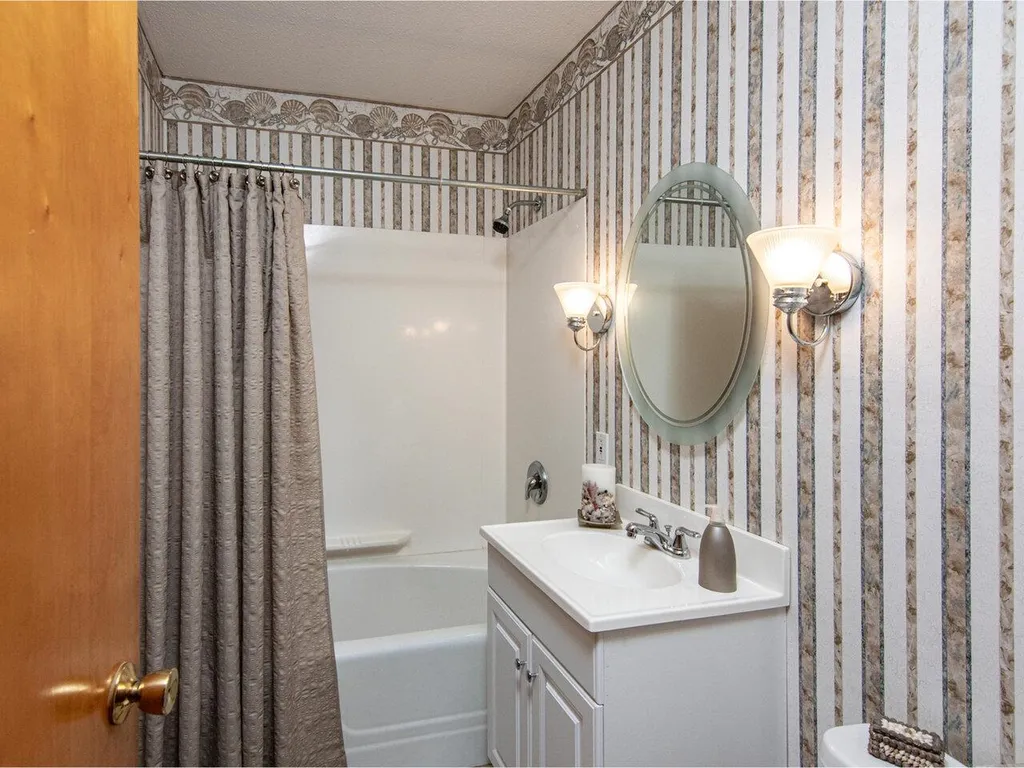 10 Tallwood Lane Burlington VT 05408