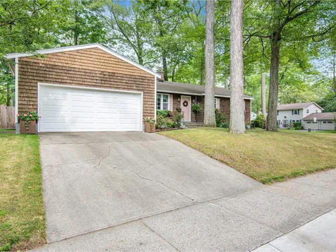 10 Tallwood Lane Burlington VT 05408