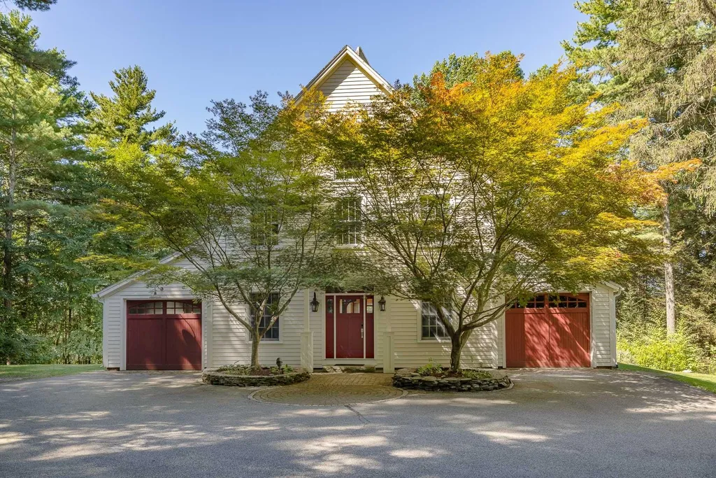 182 Winnicutt Road Stratham NH 03885
