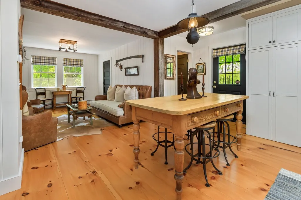 587 Old River Road Woodstock VT 05091