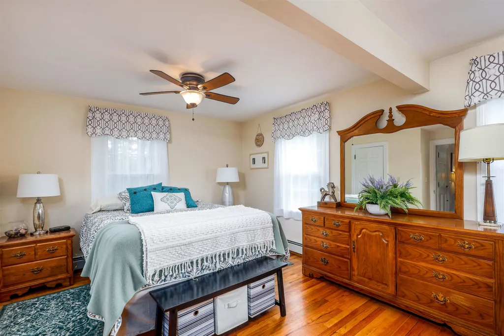 211 Emerson Avenue Hampstead NH 03841
