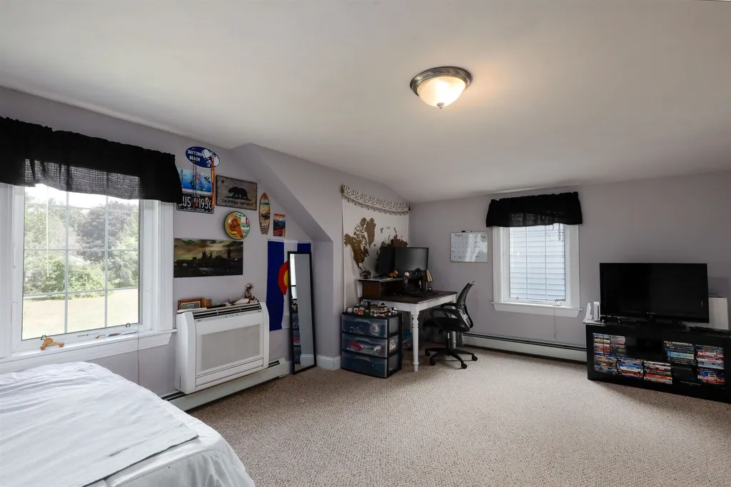 211 Emerson Avenue Hampstead NH 03841
