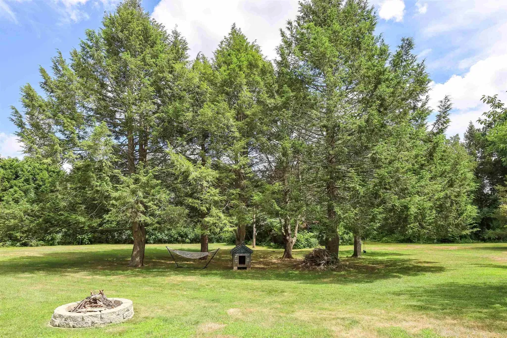 211 Emerson Avenue Hampstead NH 03841