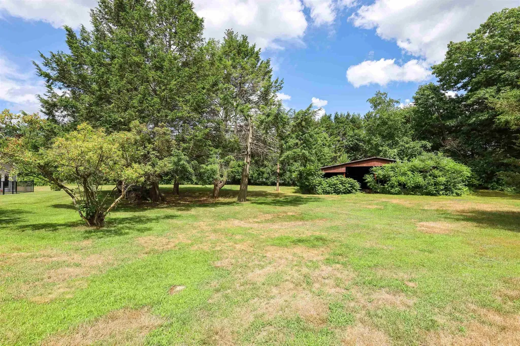 211 Emerson Avenue Hampstead NH 03841