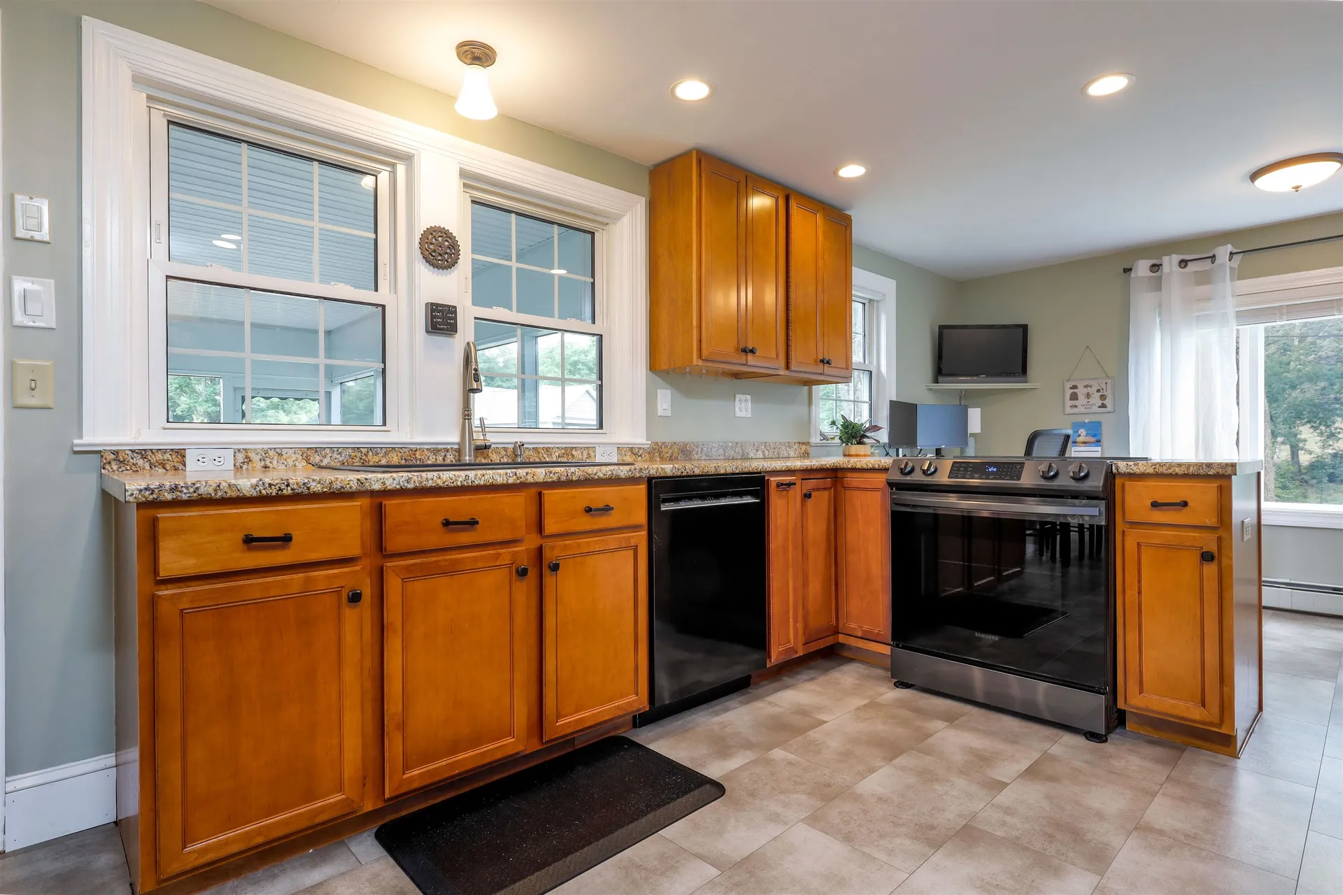 211 Emerson Avenue Hampstead NH 03841