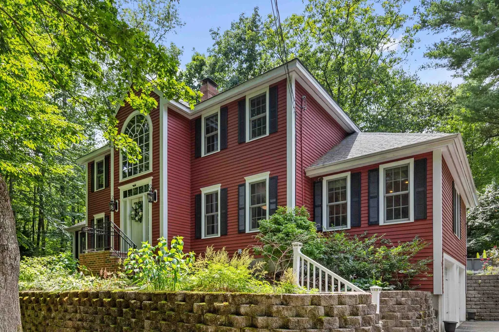 15 Checkerberry Lane Bedford NH 03110
