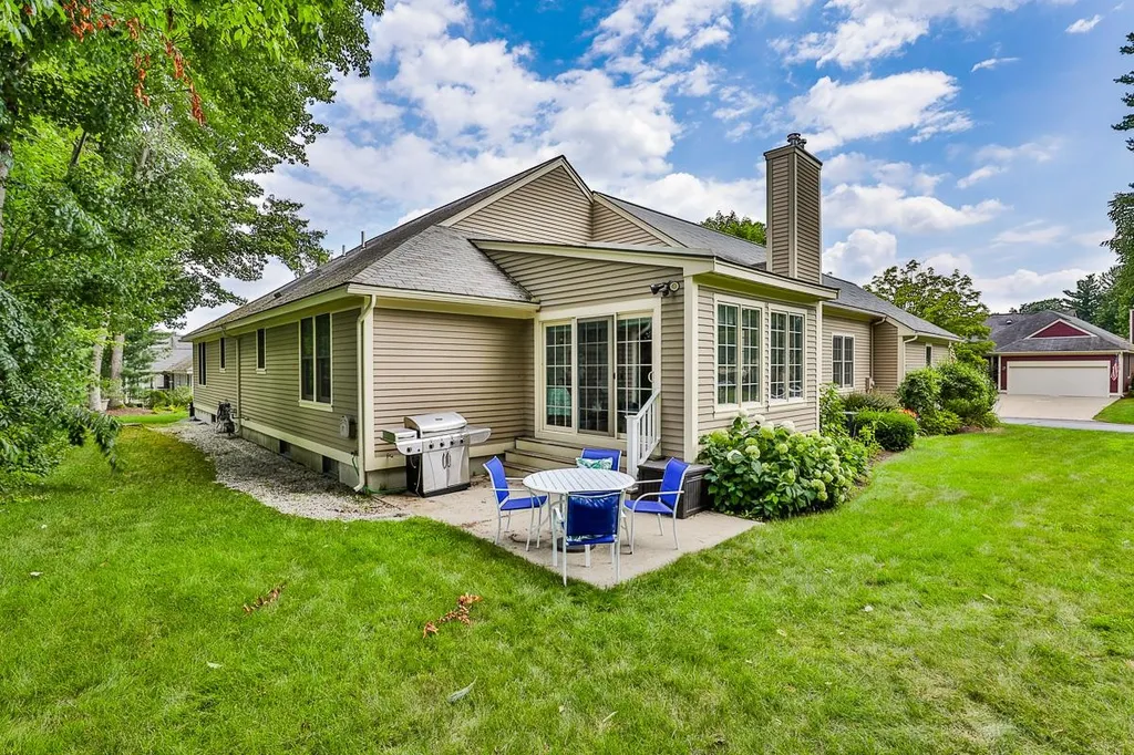 47 Saint Andrews Drive Bedford NH 03110