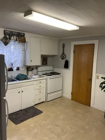 21 Clay Street Laconia NH 03246