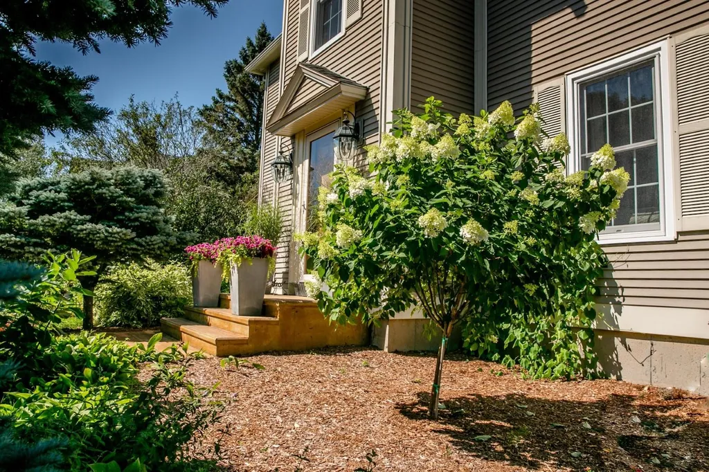 33 Butler Drive South Burlington VT 05403