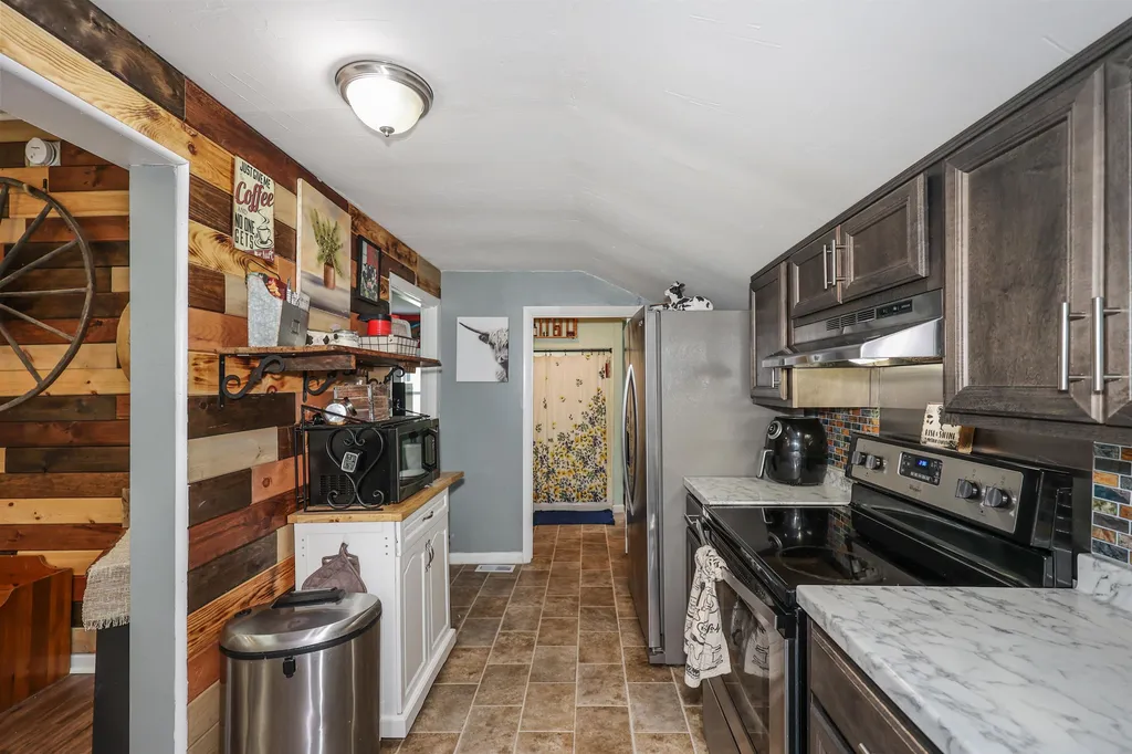 133 River Road Weare NH 03281