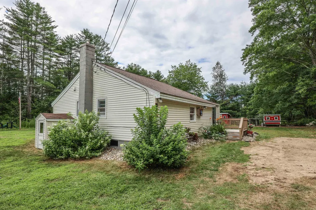 133 River Road Weare NH 03281