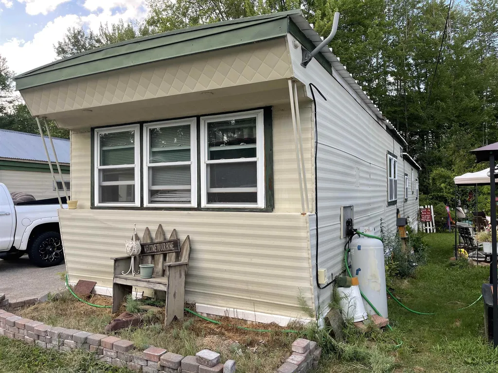 10 Moose Lane Rochester NH 03867