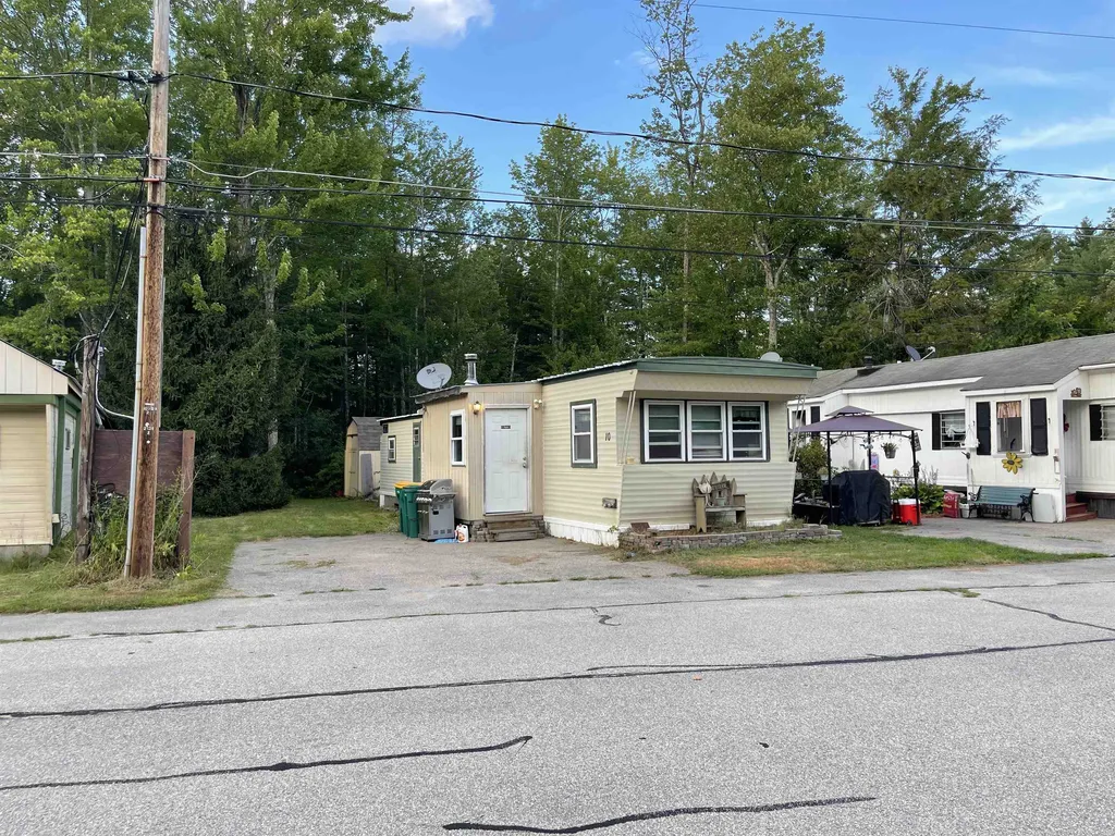 10 Moose Lane Rochester NH 03867
