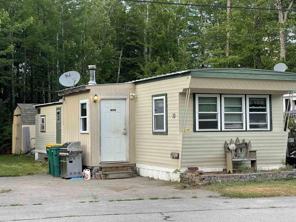 10 Moose Lane Rochester NH 03867