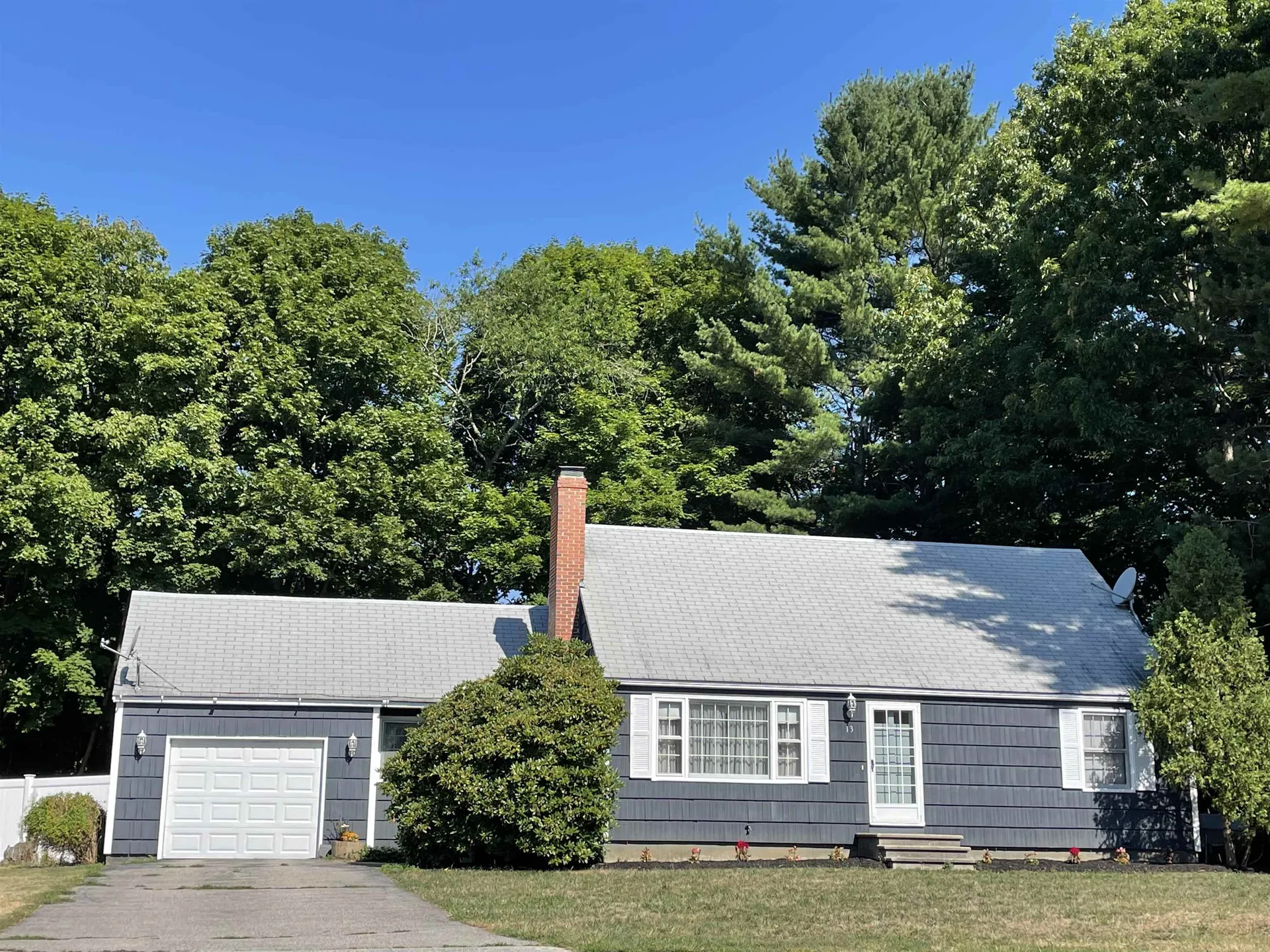 13 Edgewood Drive Hampton NH 03842-2145