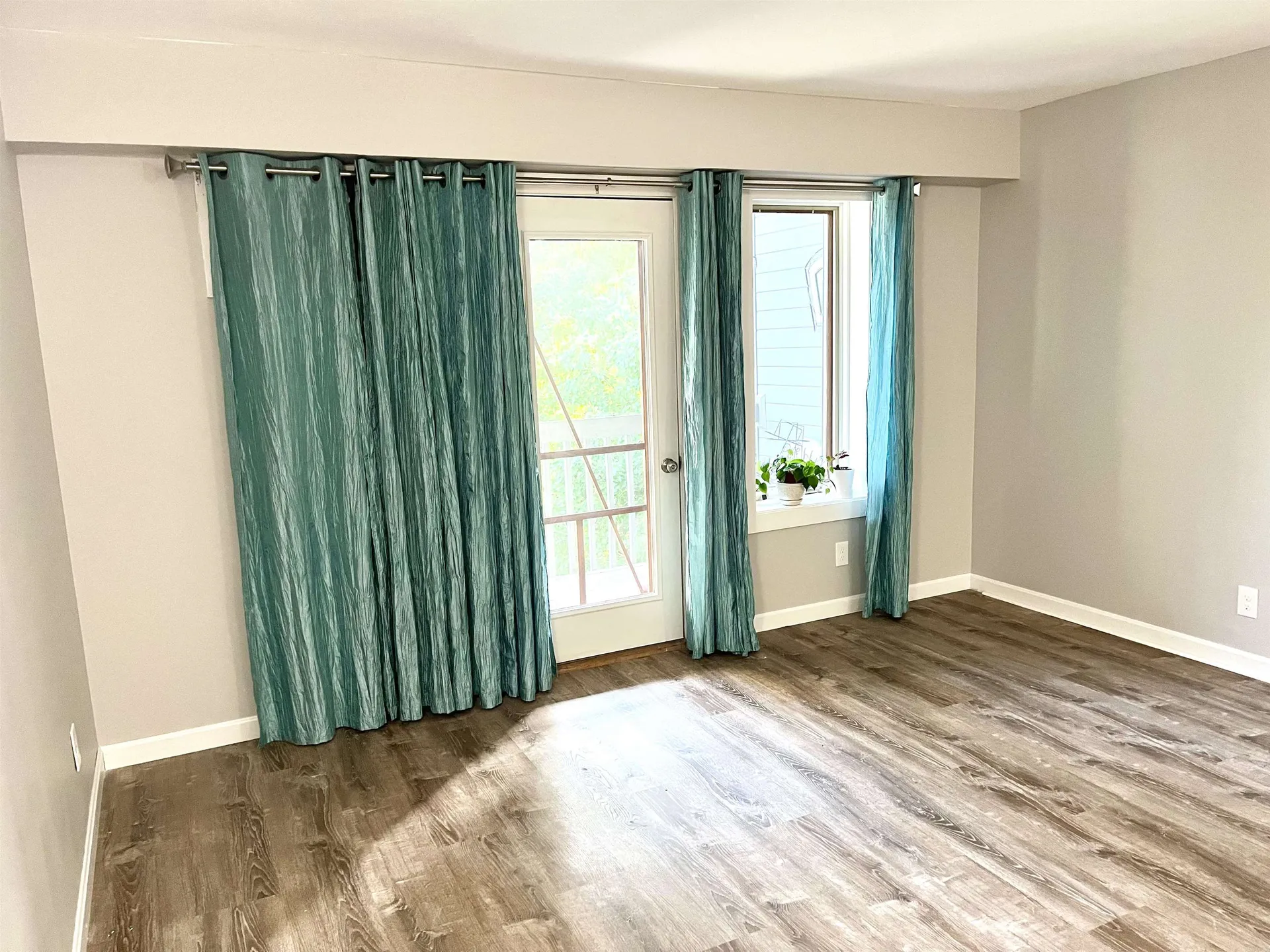 5 Tsienneto Road Derry NH 03038