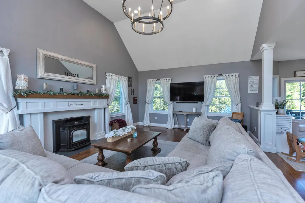 70 Cortland Avenue Weare NH 03281