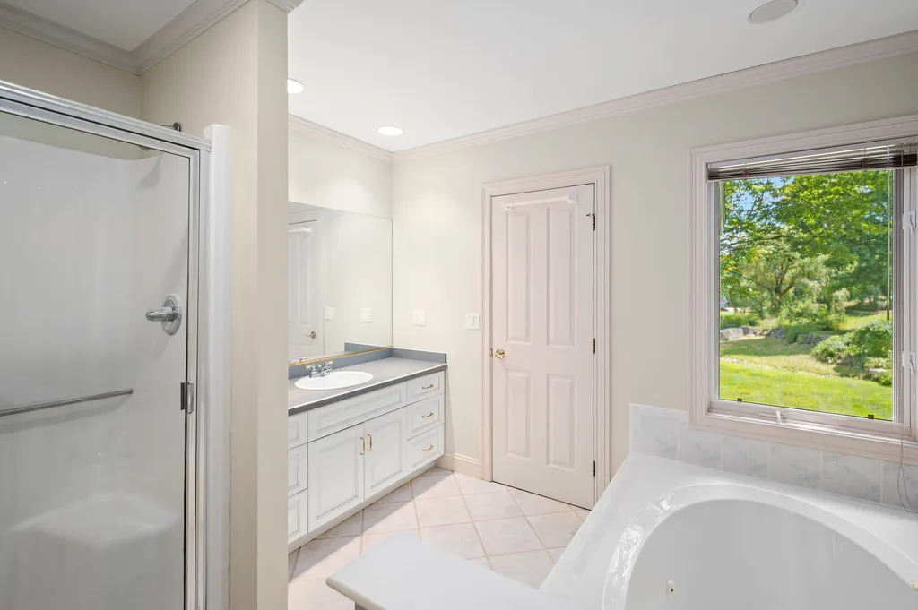 8 Eagle Point Meredith NH 03253