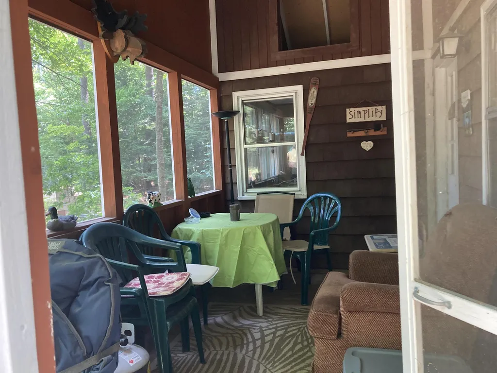 14 Melody Lane Hillsborough NH 03244
