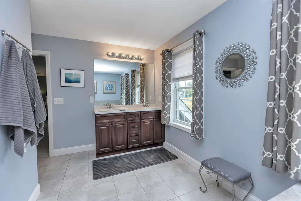 54 Saddle Hill Drive Auburn NH 03032