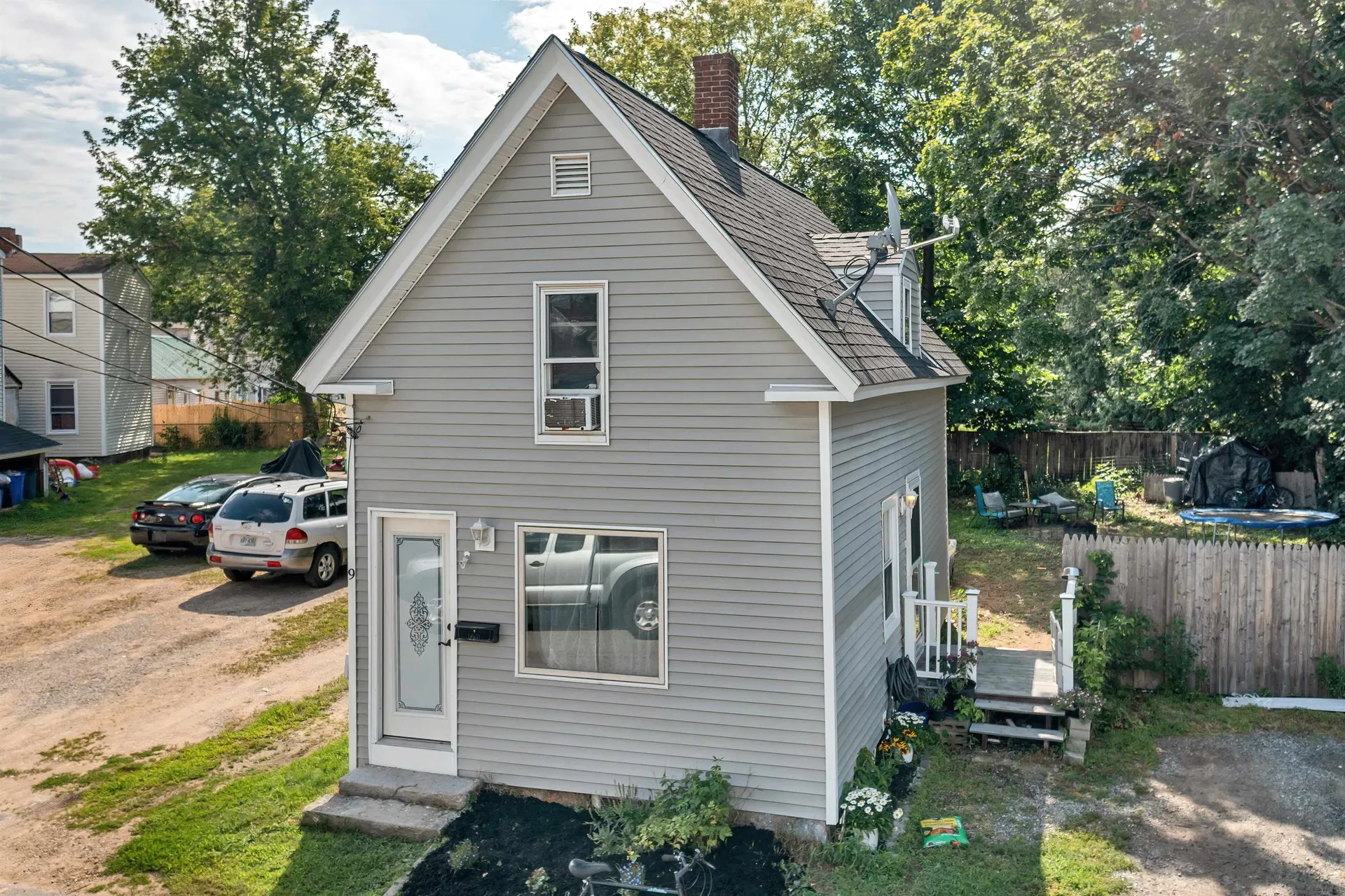 9 Cleveland Place Laconia NH 03246