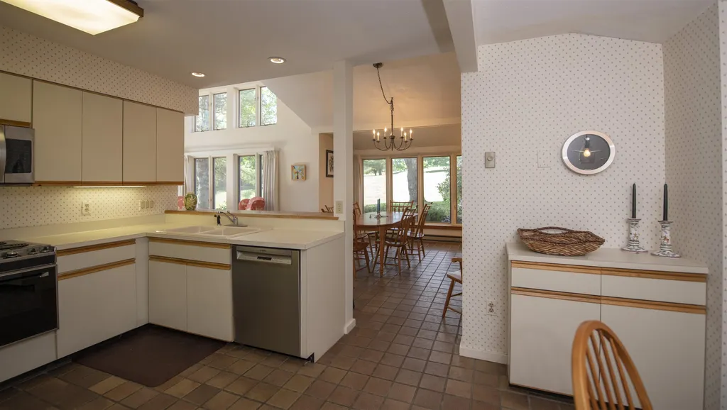 3755 Quechee Main Street Hartford VT 05059