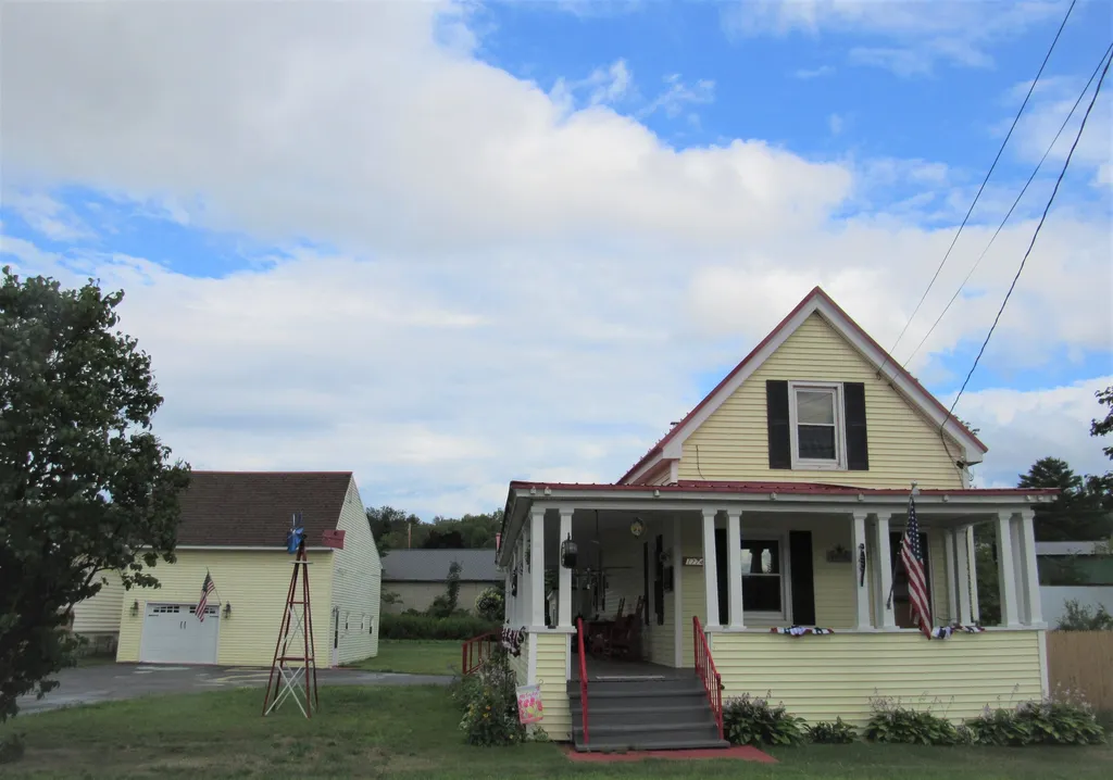 1774 Hutchins Street Berlin NH 03570