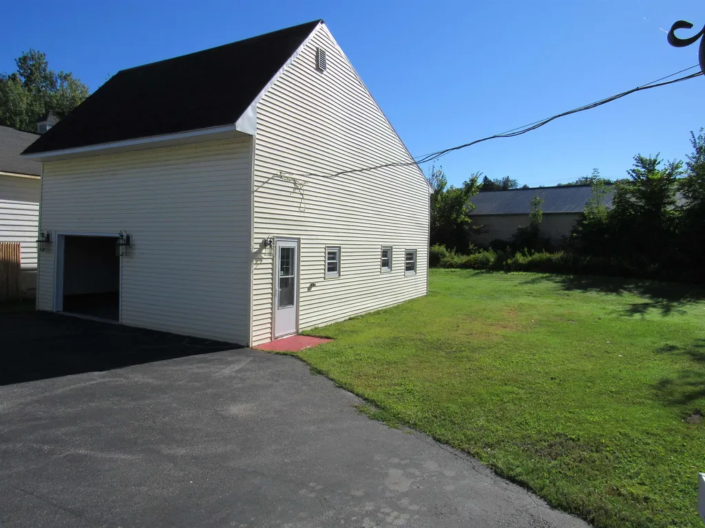 1774 Hutchins Street Berlin NH 03570