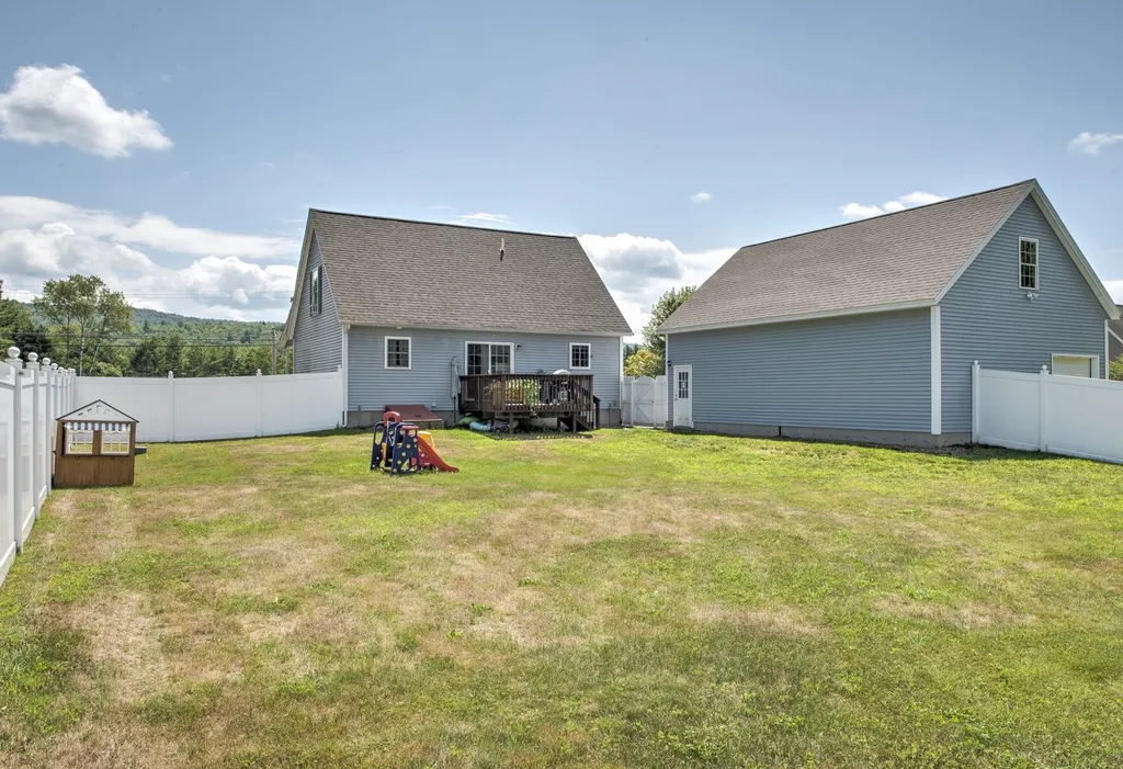 32 Flat Roof Mill Road Swanzey NH 03446