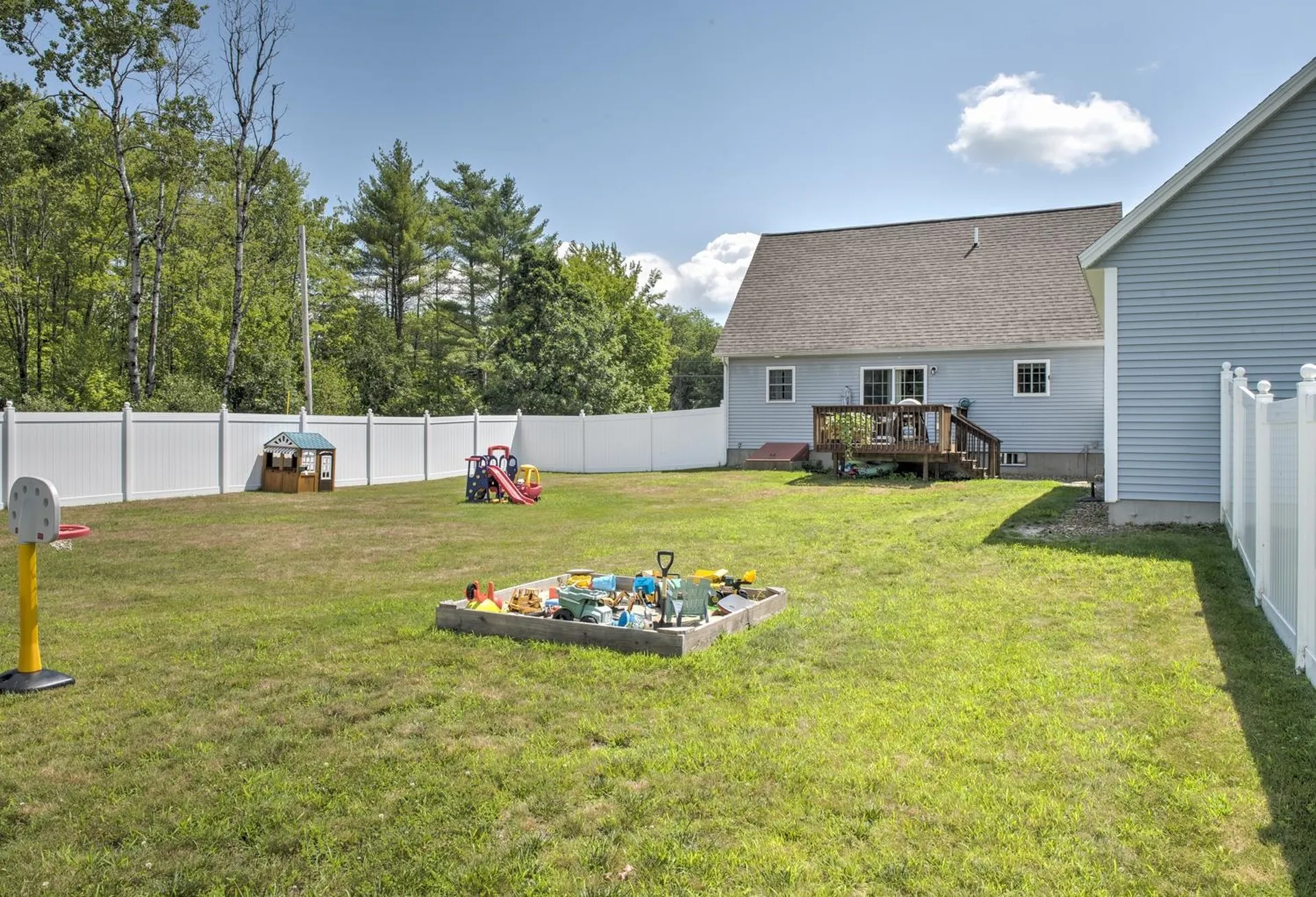 32 Flat Roof Mill Road Swanzey NH 03446