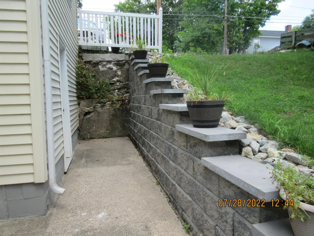 42 Spring Street Farmington NH 03835