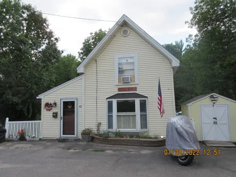 42 Spring Street Farmington NH 03835