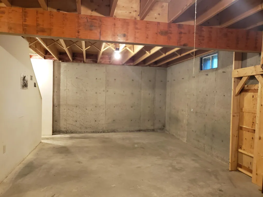 9 Fairview Avenue Lebanon NH 03766